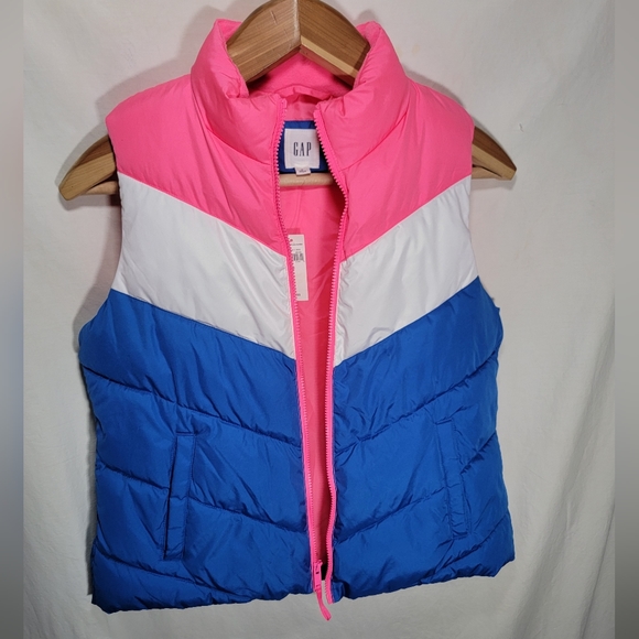 NWT Gap pink, white, & blue puffer vest size medium.  Really nice BRAND NEW! - Picture 3 of 4
